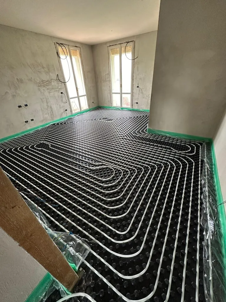 Cantiere in corso sul condominio di via Ghiarda