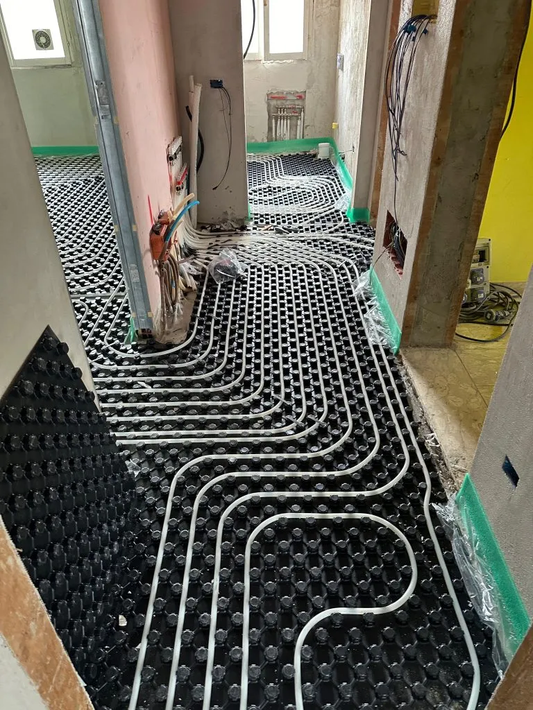 Posa dei pannelli isolanti