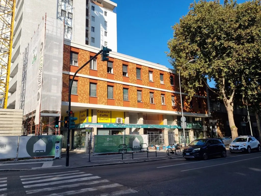 Facciata rinnovata del condominio